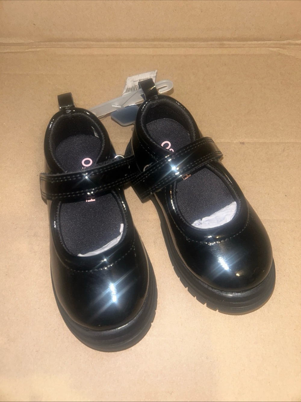 OshKosh Toddlers Girls Black Patent Mary Jane Dress Shoes Wipe Clean Size 6